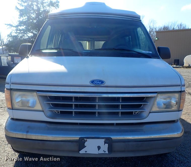 image for item GF9652 1994 Ford E150 van