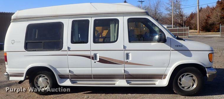 image for item GF9652 1994 Ford E150 van