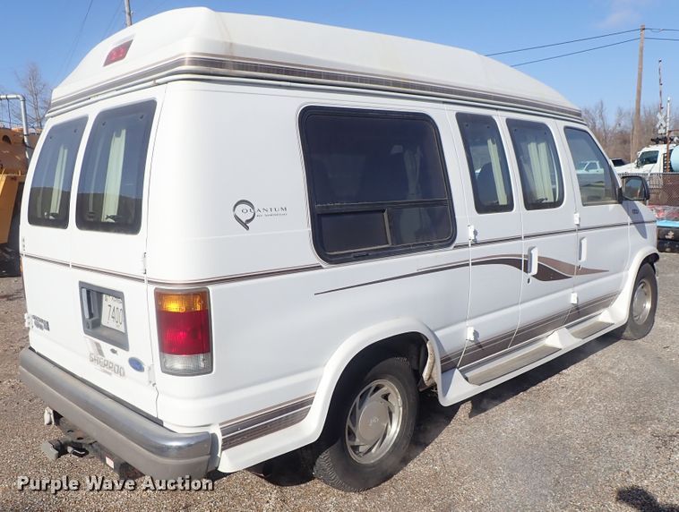 image for item GF9652 1994 Ford E150 van
