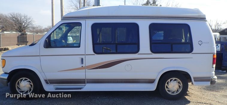 image for item GF9652 1994 Ford E150 van
