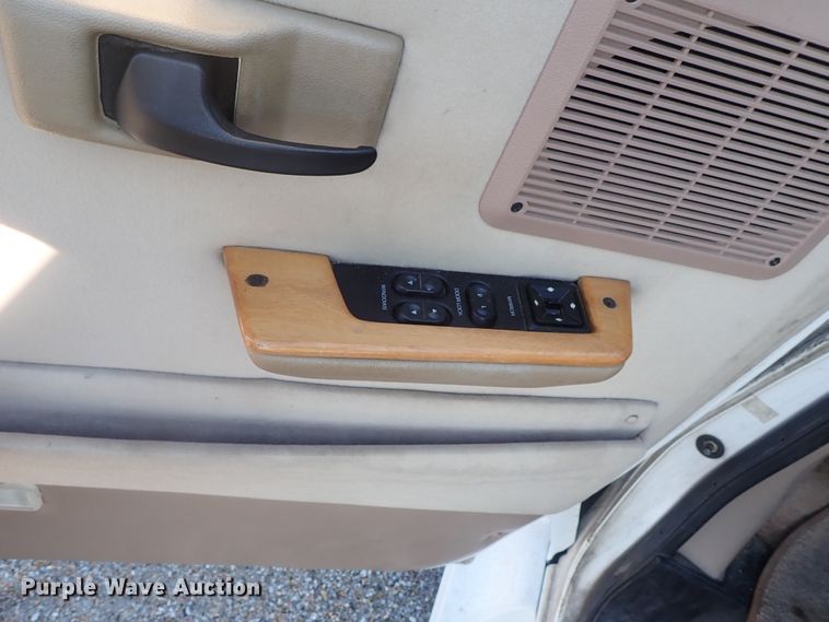 image for item GF9652 1994 Ford E150 van