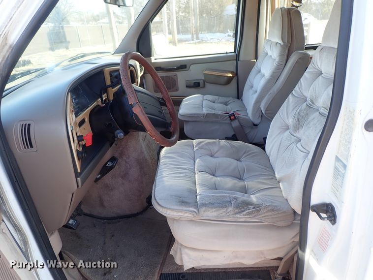image for item GF9652 1994 Ford E150 van