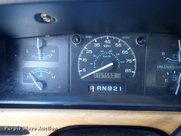 image for item GF9652 1994 Ford E150 van