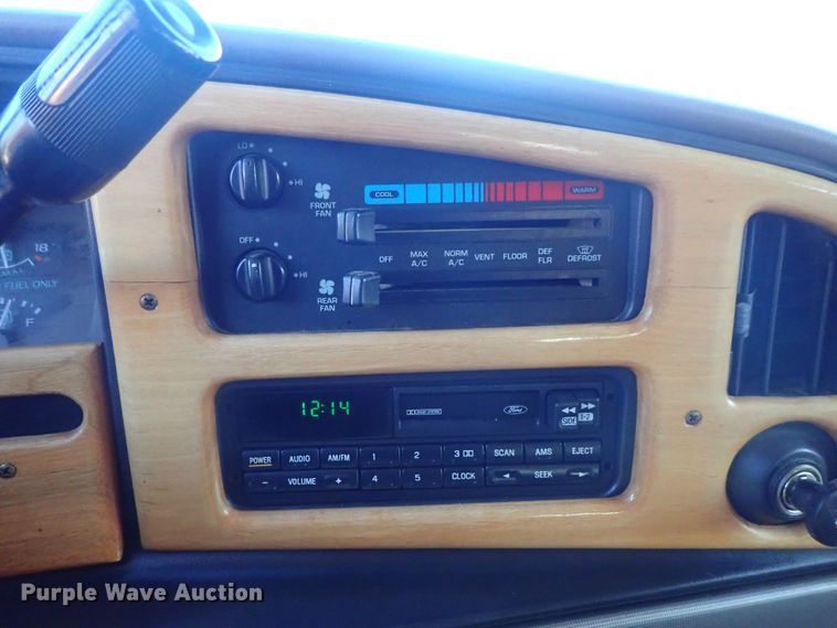 image for item GF9652 1994 Ford E150 van