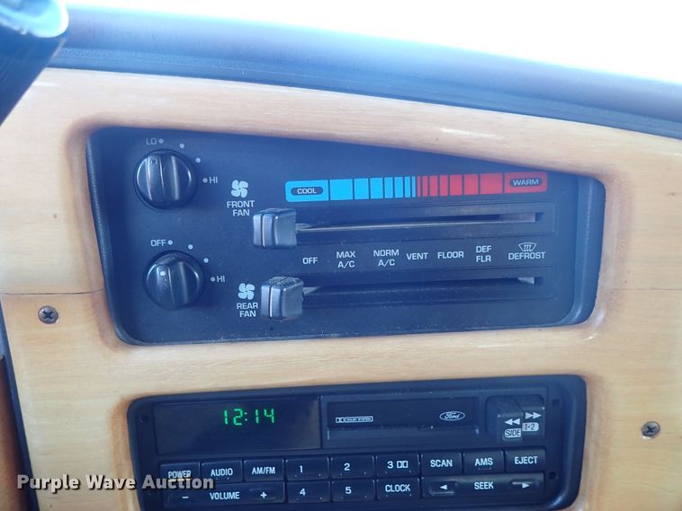 image for item GF9652 1994 Ford E150 van