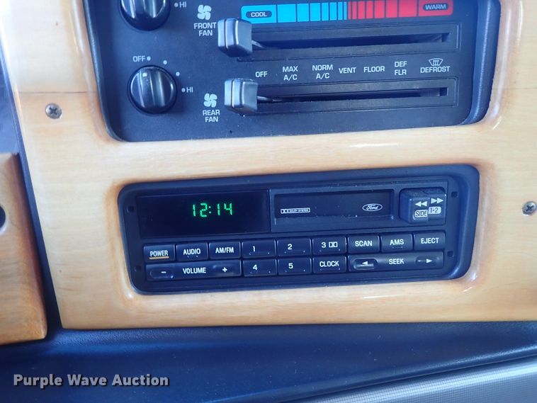 image for item GF9652 1994 Ford E150 van