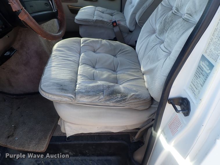 image for item GF9652 1994 Ford E150 van