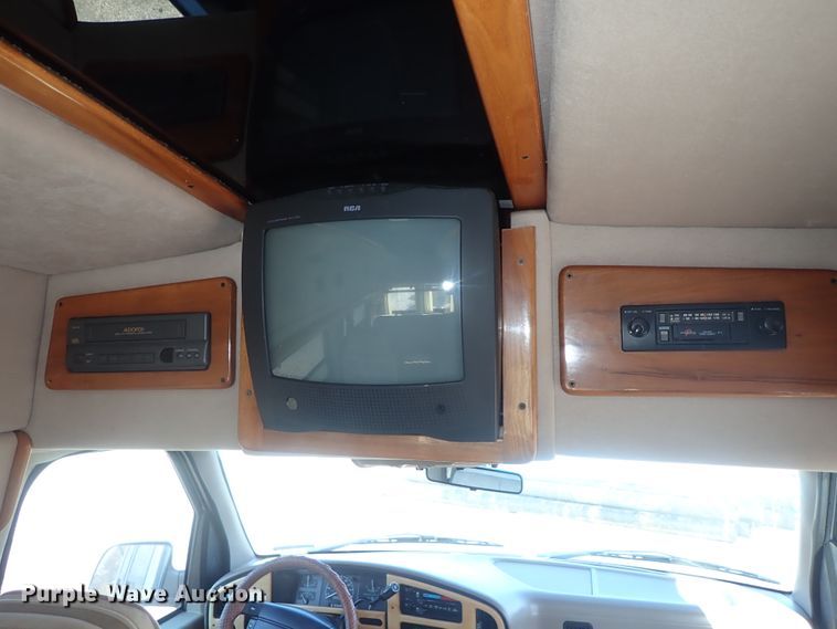 image for item GF9652 1994 Ford E150 van