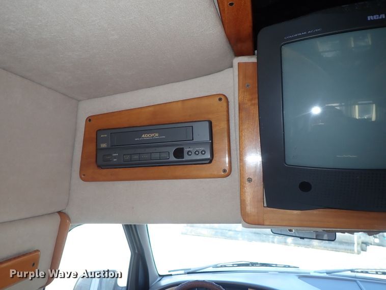 image for item GF9652 1994 Ford E150 van