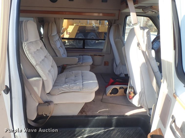 image for item GF9652 1994 Ford E150 van