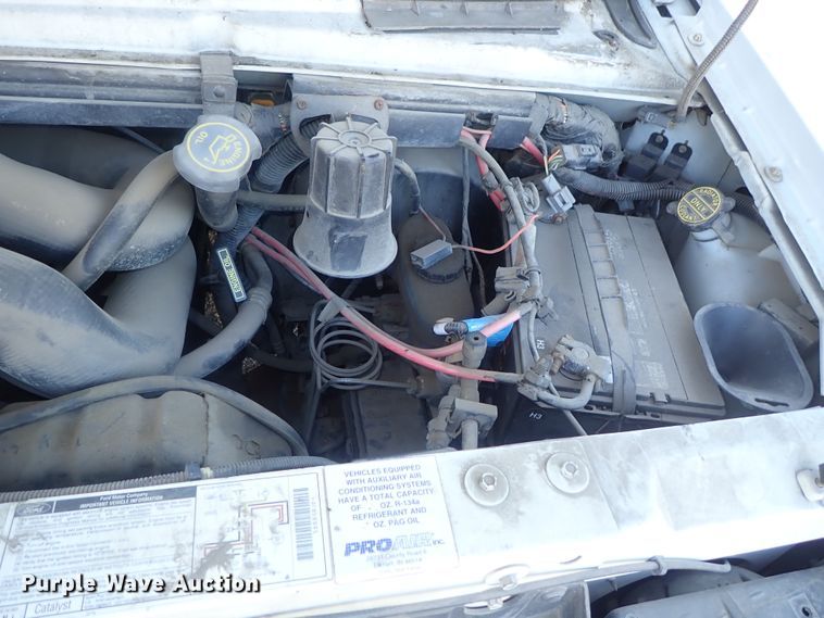 image for item GF9652 1994 Ford E150 van