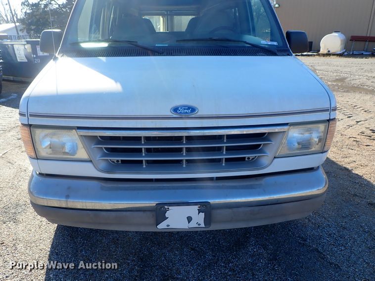 image for item GF9652 1994 Ford E150 van