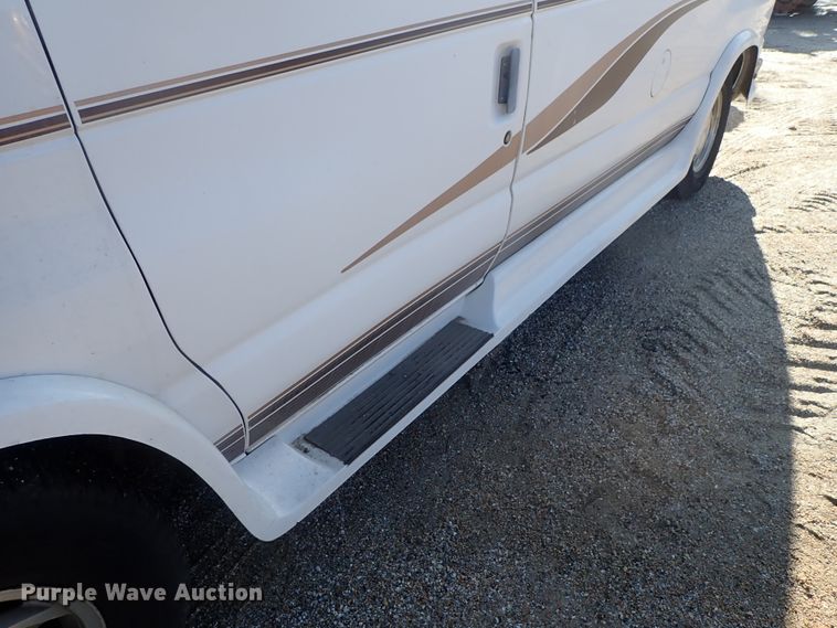 image for item GF9652 1994 Ford E150 van