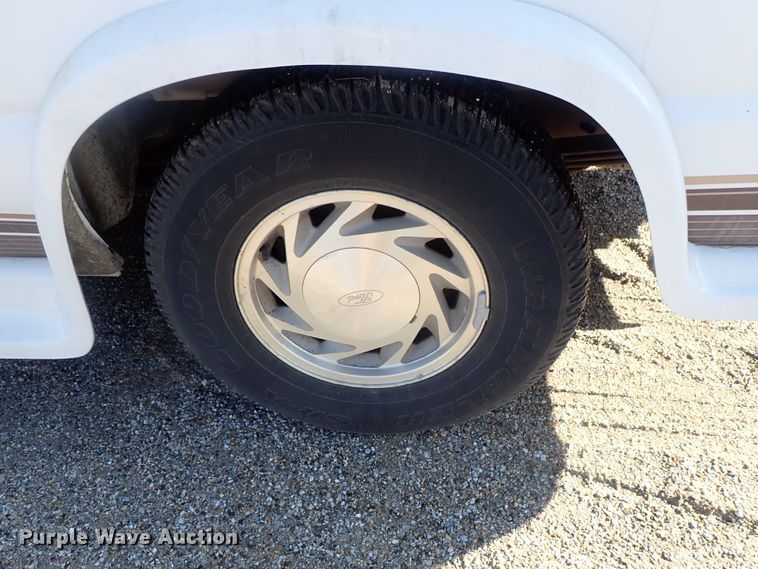 image for item GF9652 1994 Ford E150 van