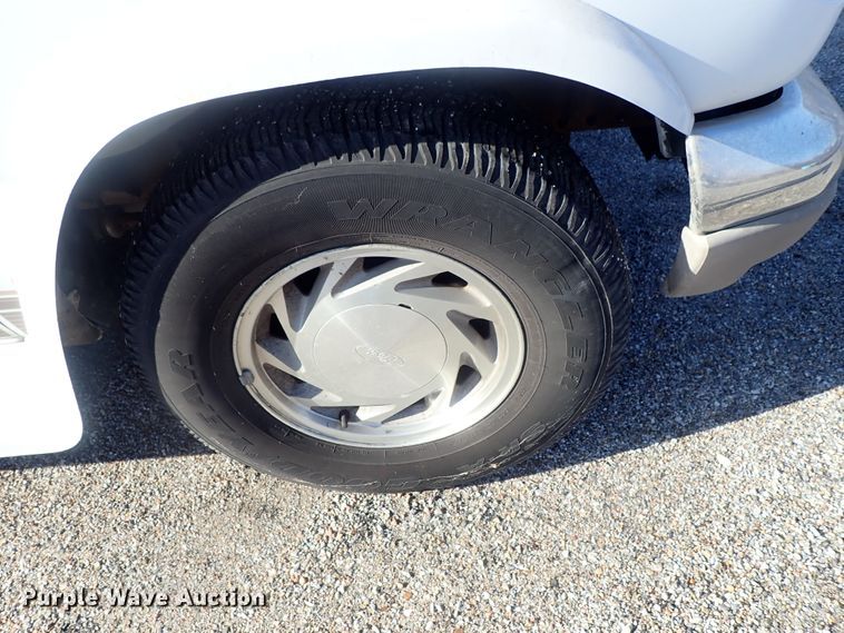 image for item GF9652 1994 Ford E150 van