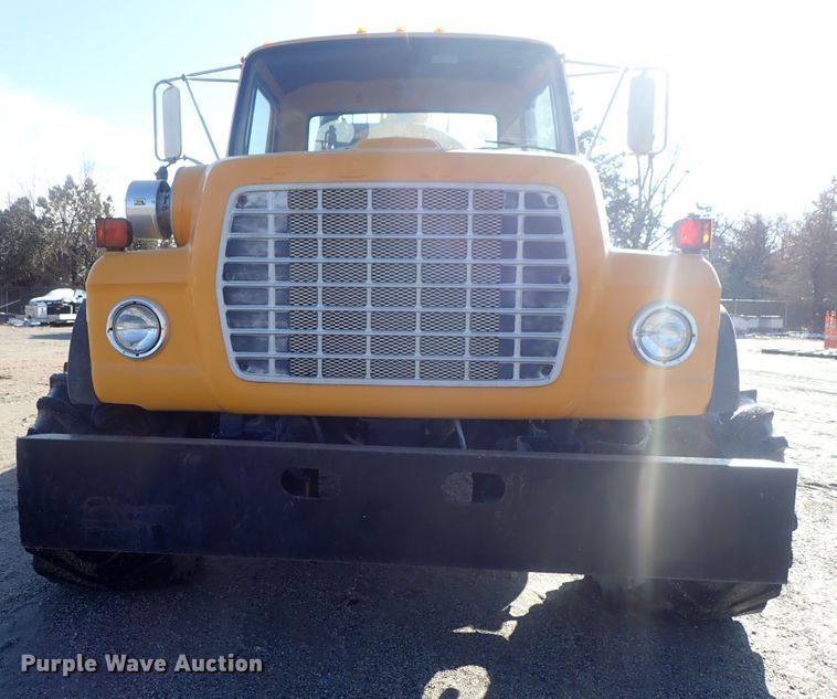 image for item GF9653 1980 Ford 8000 sludge spreader truck