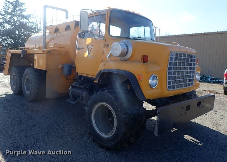 image for item GF9653 1980 Ford 8000 sludge spreader truck