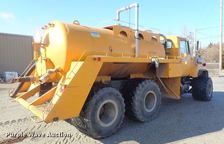 image for item GF9653 1980 Ford 8000 sludge spreader truck