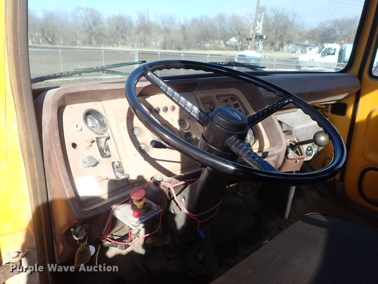 image for item GF9653 1980 Ford 8000 sludge spreader truck