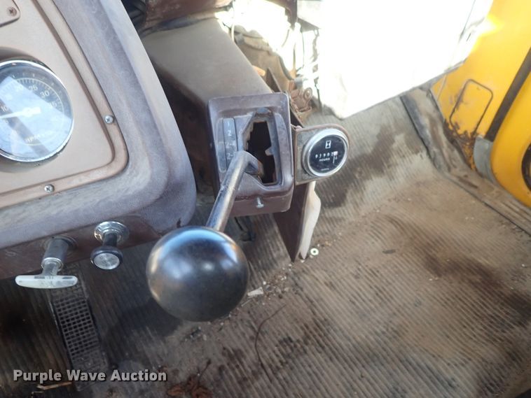 image for item GF9653 1980 Ford 8000 sludge spreader truck