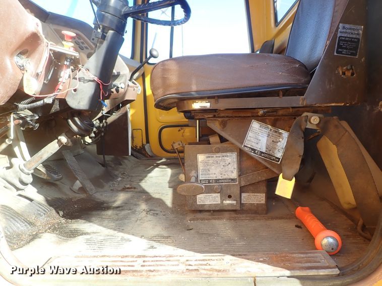 image for item GF9653 1980 Ford 8000 sludge spreader truck