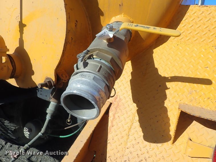 image for item GF9653 1980 Ford 8000 sludge spreader truck