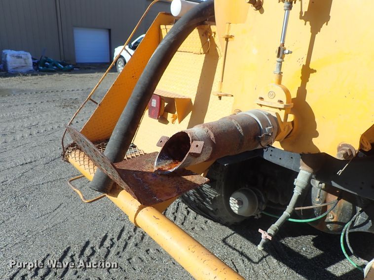 image for item GF9653 1980 Ford 8000 sludge spreader truck