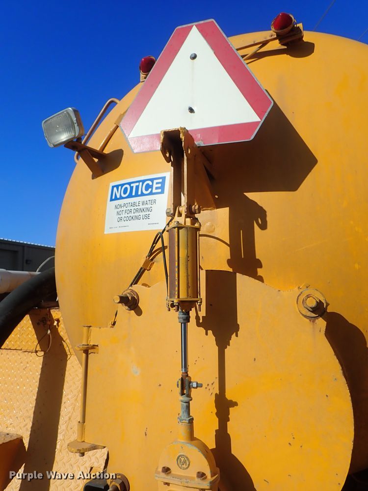 image for item GF9653 1980 Ford 8000 sludge spreader truck