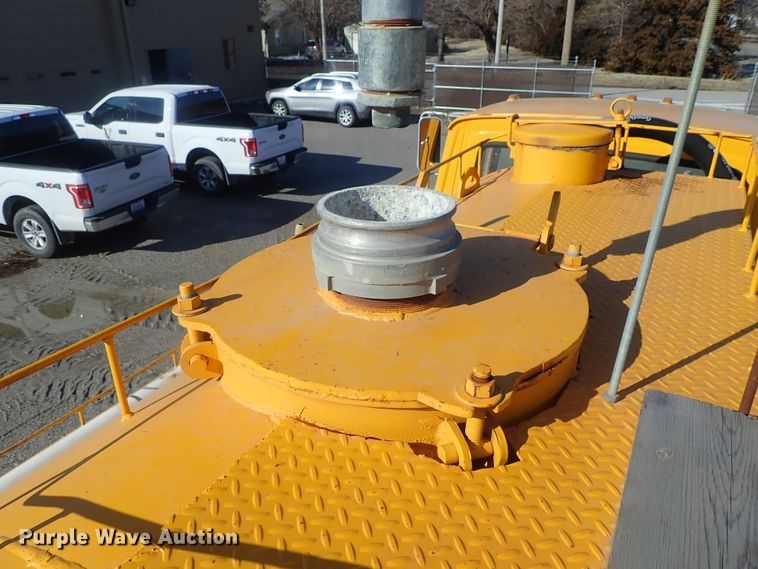 image for item GF9653 1980 Ford 8000 sludge spreader truck