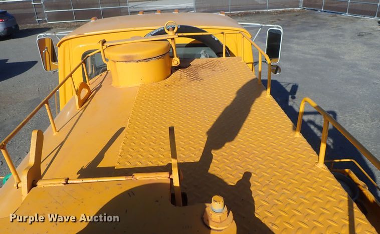 image for item GF9653 1980 Ford 8000 sludge spreader truck