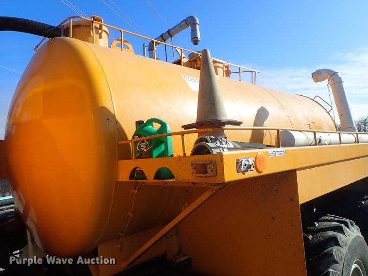 image for item GF9653 1980 Ford 8000 sludge spreader truck