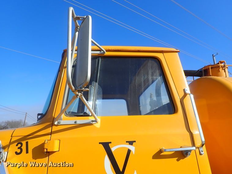 image for item GF9653 1980 Ford 8000 sludge spreader truck