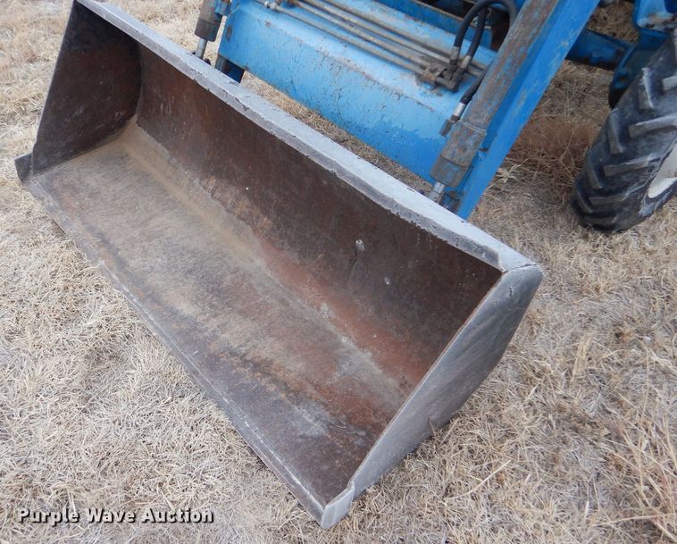 image for item DE1352 1980 Ford 1700 MFWD tractor