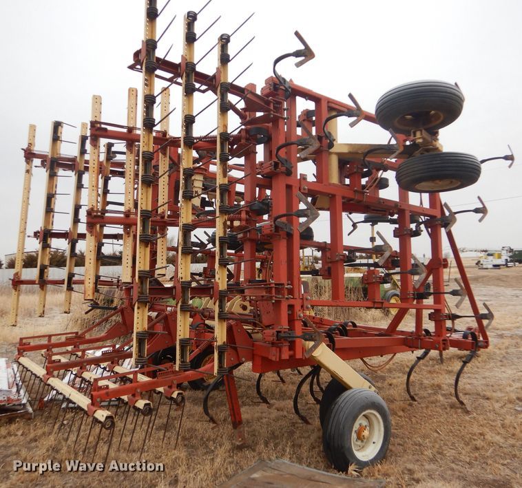 image for item DE1358 Krause 4237 field cultivator
