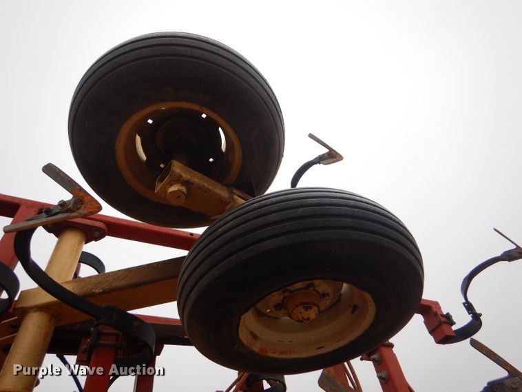 image for item DE1358 Krause 4237 field cultivator