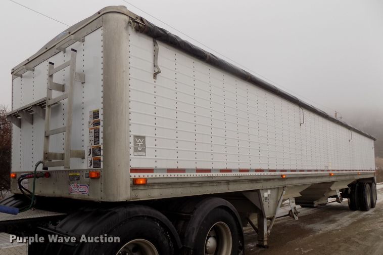 image for item DG2508 1996 Wilson DWH-400 Pace Setter double hopper bottom grain trailer