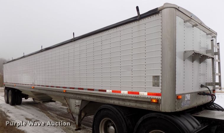 image for item DG2508 1996 Wilson DWH-400 Pace Setter double hopper bottom grain trailer