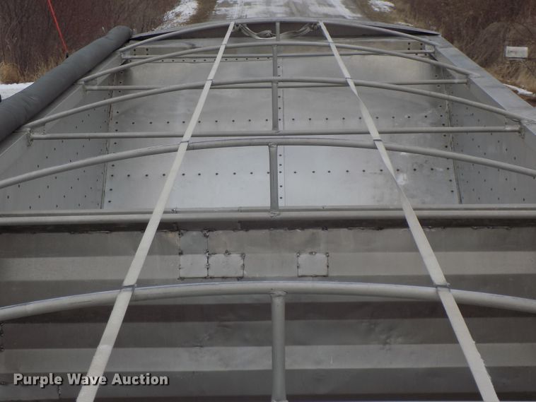 image for item DG2508 1996 Wilson DWH-400 Pace Setter double hopper bottom grain trailer