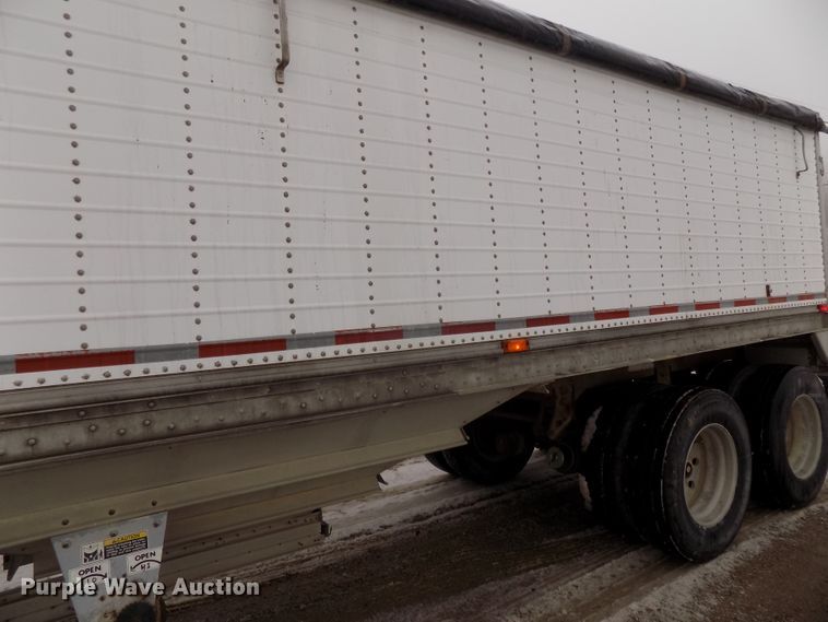 image for item DG2508 1996 Wilson DWH-400 Pace Setter double hopper bottom grain trailer