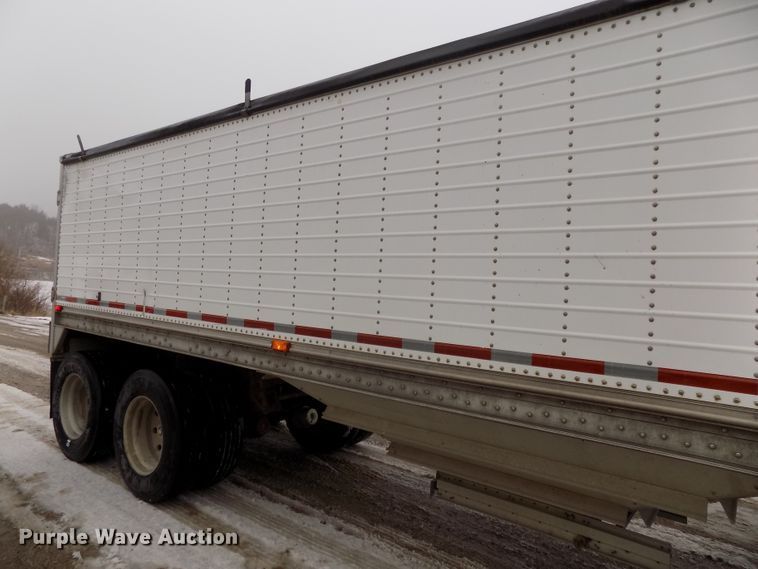 image for item DG2508 1996 Wilson DWH-400 Pace Setter double hopper bottom grain trailer