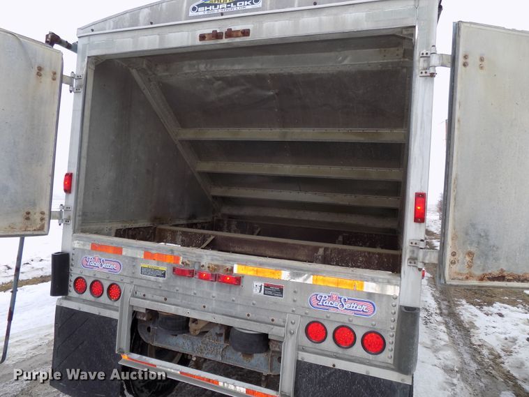 image for item DG2508 1996 Wilson DWH-400 Pace Setter double hopper bottom grain trailer
