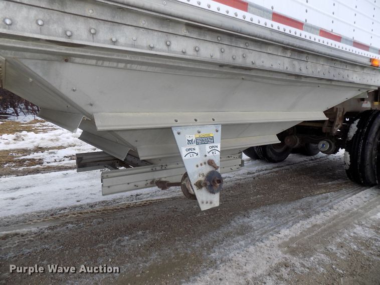 image for item DG2508 1996 Wilson DWH-400 Pace Setter double hopper bottom grain trailer