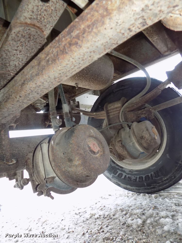 image for item DG2508 1996 Wilson DWH-400 Pace Setter double hopper bottom grain trailer