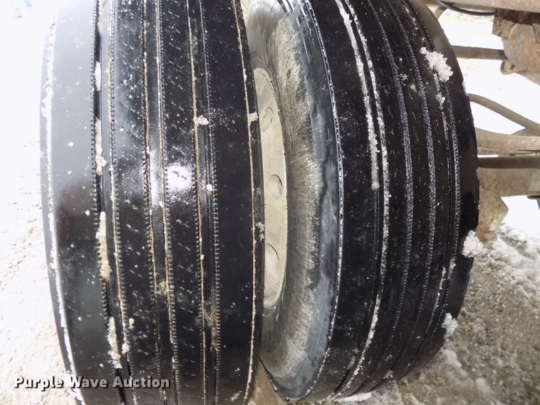 image for item DG2508 1996 Wilson DWH-400 Pace Setter double hopper bottom grain trailer