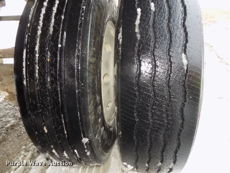 image for item DG2508 1996 Wilson DWH-400 Pace Setter double hopper bottom grain trailer