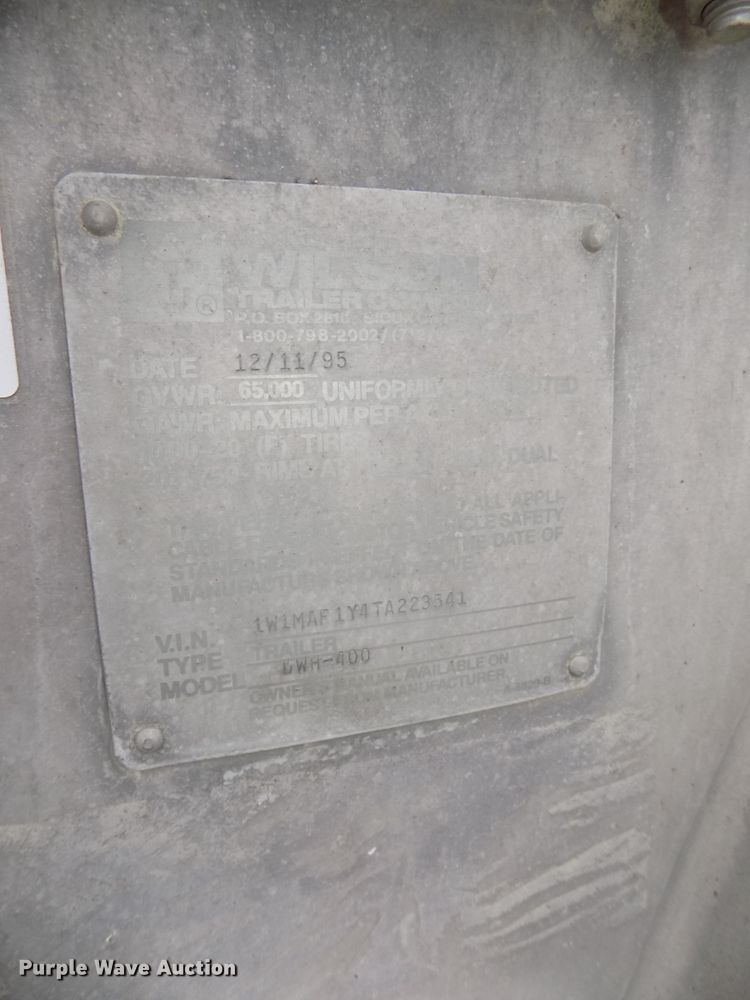 image for item DG2508 1996 Wilson DWH-400 Pace Setter double hopper bottom grain trailer