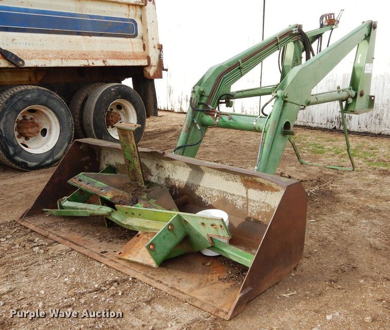 image for item DH3693 John Deere loader
