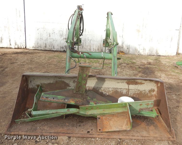image for item DH3693 John Deere loader