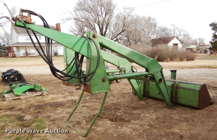 image for item DH3693 John Deere loader