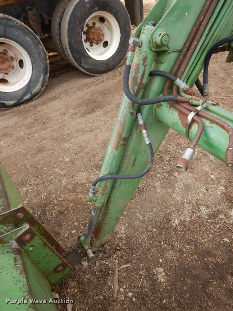 image for item DH3693 John Deere loader